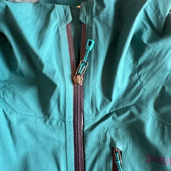 Patagonia Light Breathable Women's Rain Jacket - Picture 5 of 15
